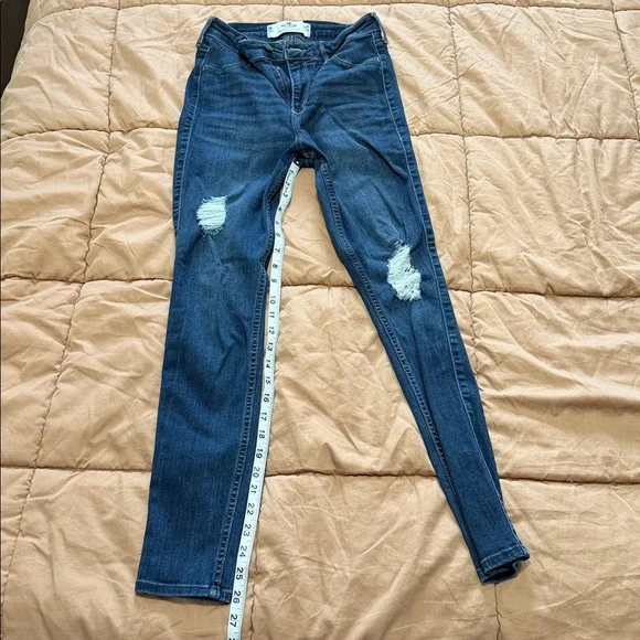 Hollister Blue Ripped Skinny Jeans - Picture 4 of 4